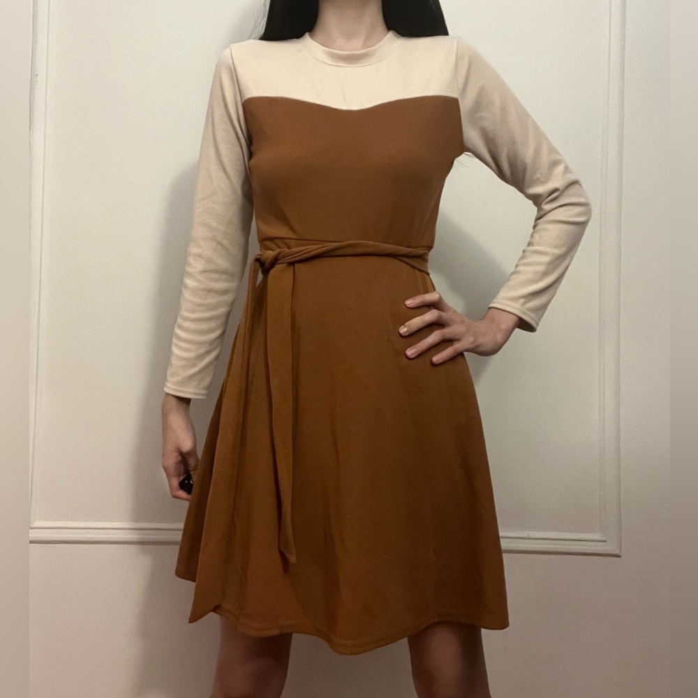 Elegant Tan and Cream Women's Dress